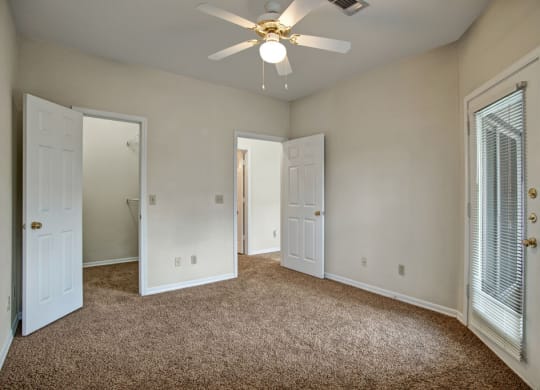 Lincoln Villas on Memorial Bedroom