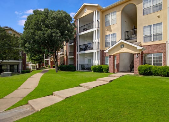 Lincoln Villas on Memorial Court Yard