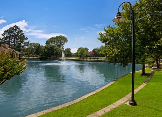 Lincoln Villas on Memorial Fountain