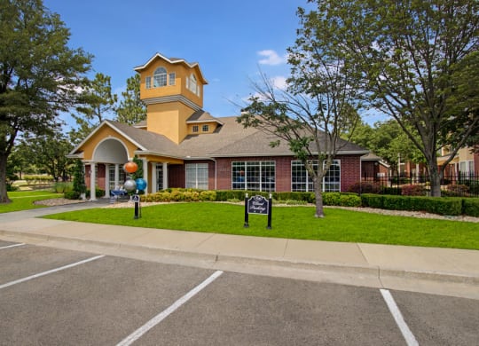 Lincoln Villas on Memorial Leasing Office