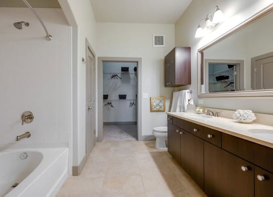 Cityplace Heights Bathroom Apartments near DFW
