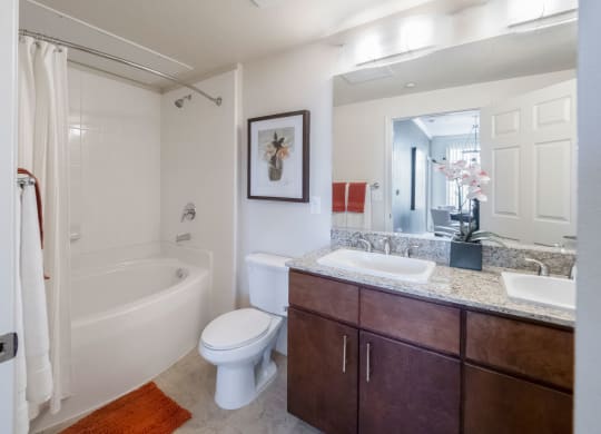 Le Mirage Apartments Bathroom Midland Odessa Texas Apartments