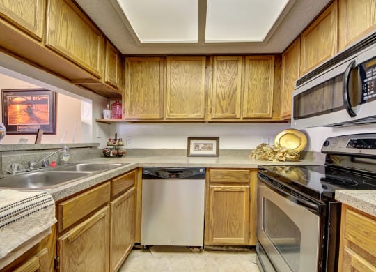 Summertree Place Kitchen Apartments near Midland, Texas