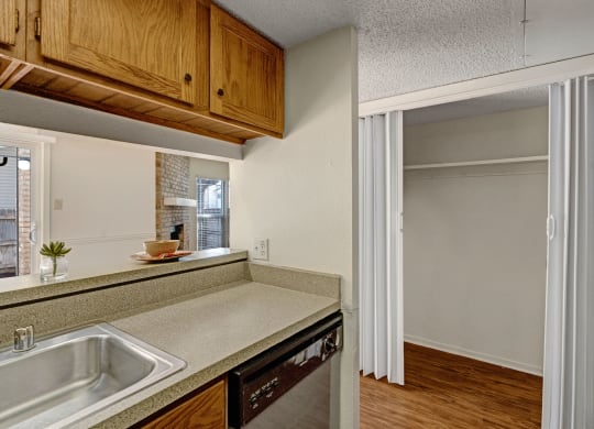Summertree Place Kitchen and Pantry Odessa Midland TX Apartment