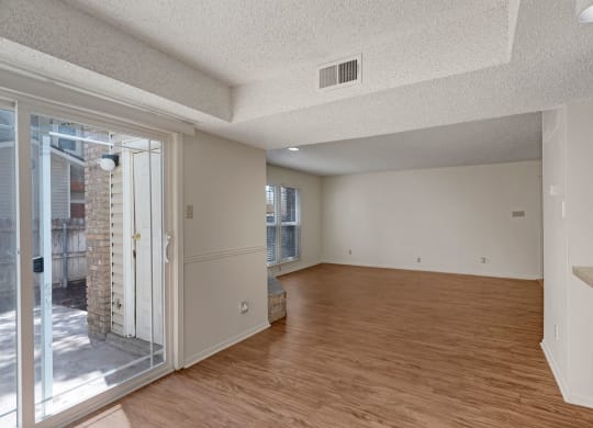 Summertree Place Living Room Apartments near Midland, Texas