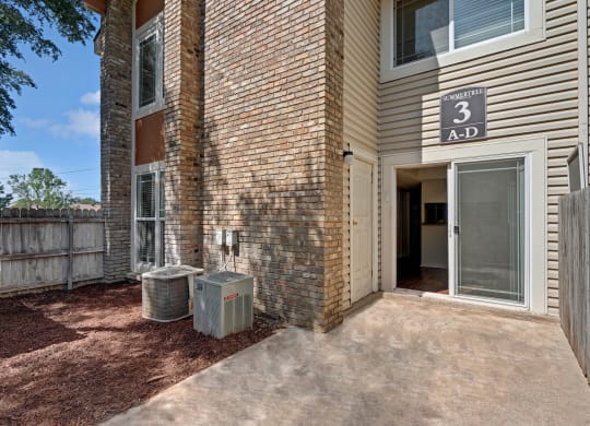 Summertree Place Exterior Apartments near Midland, Texas