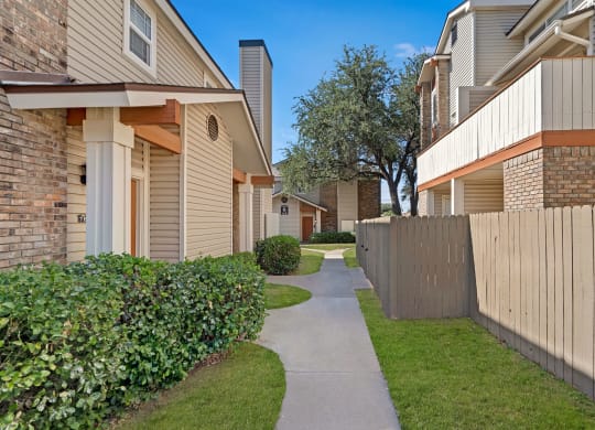 Summertree Place Exterior Odessa Midland TX Apartment