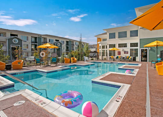 600 riverside outdoor pool Apartments in Wenatchee, WA