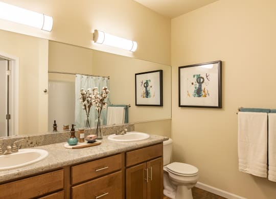 600 riverside bathroom Apartments in Wenatchee, WA