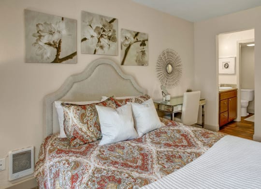 Heritage Hills bedroom Apartments in Renton, WA