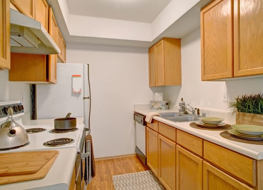Lake Park Kitchen Apartments in Everett, WA