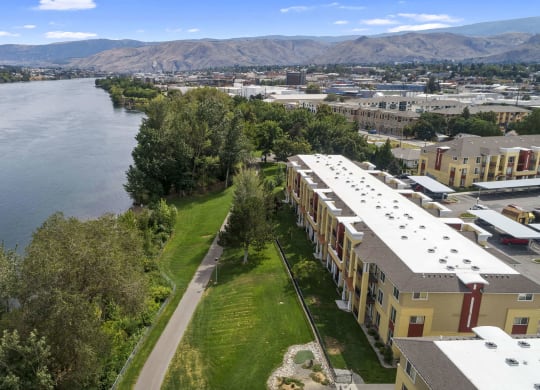 Riverside 9 Exterior Apartments in Wenatchee, WA