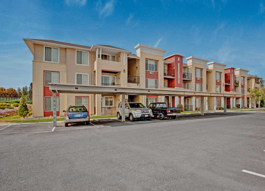 Riverside 9 Exterior Apartments in Wenatchee, WA