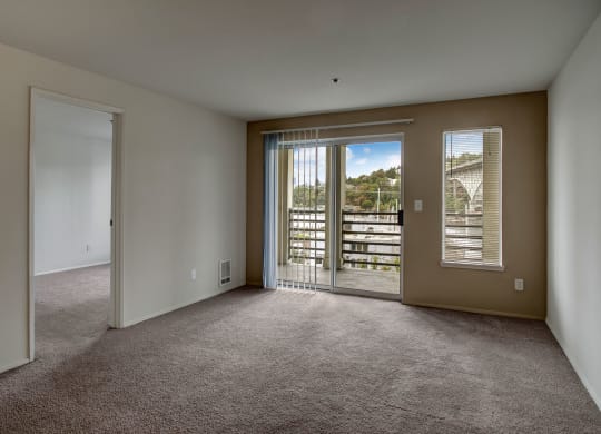 St James Tower Living Room Apartments in Seattle, WA