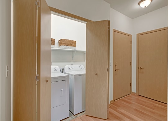 Swan Creek Washer-Dryer Apartments in Fitchburg, Wisconsin