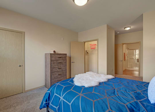 Unit Bedroom at The Vue at Pinnacle Peak Apartment Homes