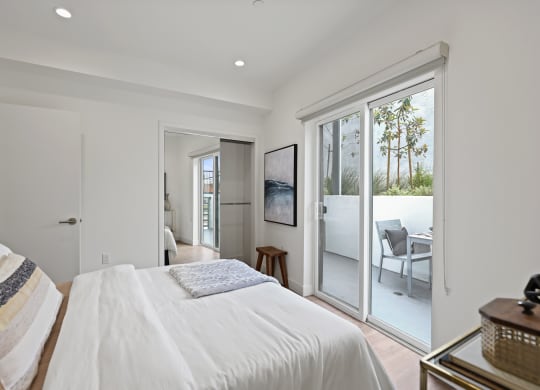 additional photo for property listing at luxurious beach house for the whole family hermanus, western at The Fairfax Flats Apartments, Los Angeles, California