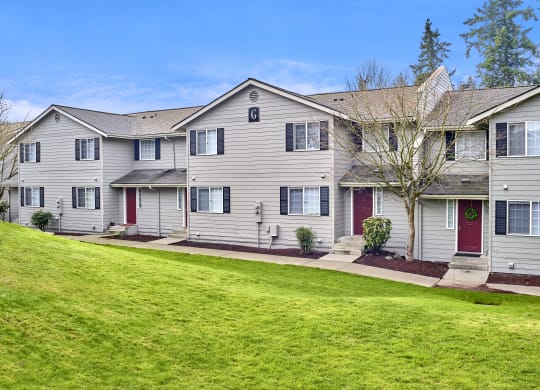 Building exterior area with lawn at Arterra Apartments, Kent, Washington