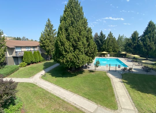 Pool at Cedarwood, Wenatchee