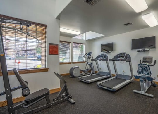 apartment with gym equipment at Quail Springs, apartments in west richland
