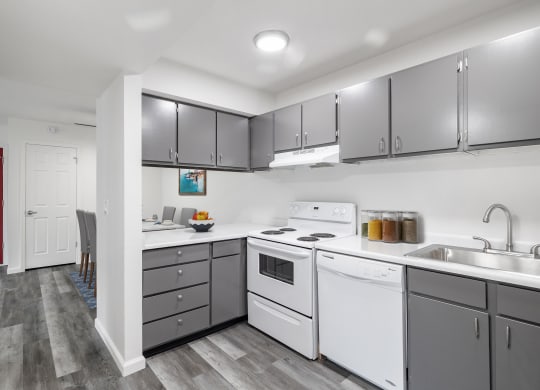 the preserve at ballantyne commons apartment kitchen and dining area