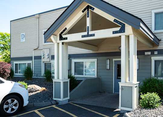 Americana | Exterior