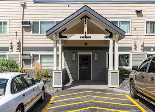 Americana | Exterior Building