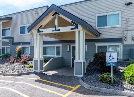 Americana | Exterior Building