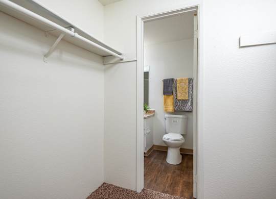 Sedona| Closet + Bathroom