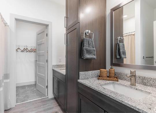 Tidewater Apartments | Bathroom