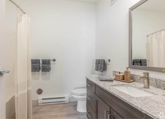 Tidewater Apartments | Bathroom