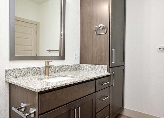 Tidewater Apartments | Bathroom