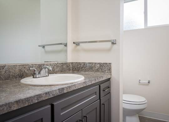 56 Commons | Bathroom
