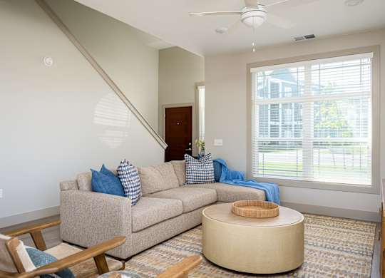 Tidewater Apartments | Living Room