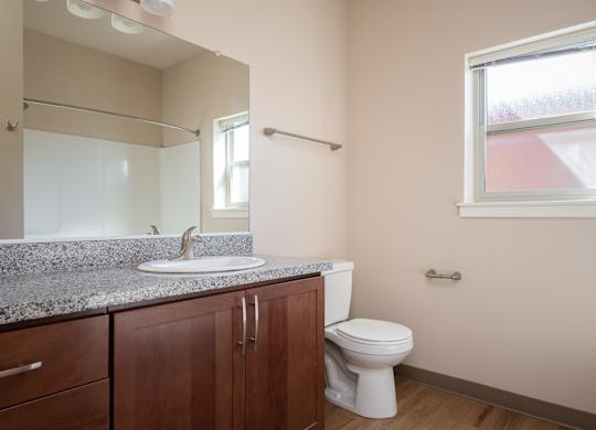 56 Commons | Bathroom