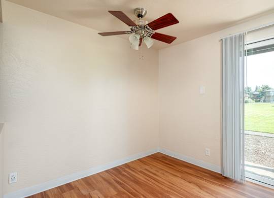 Pacific Village | Dining Room