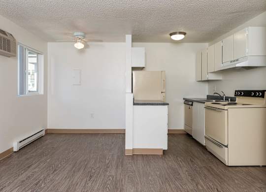 Sunset | Dining Room and Kitchen