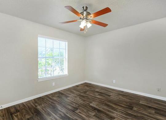 Vacant Bedroom at Boston Woods Apartments, San Antonio TX, 78201