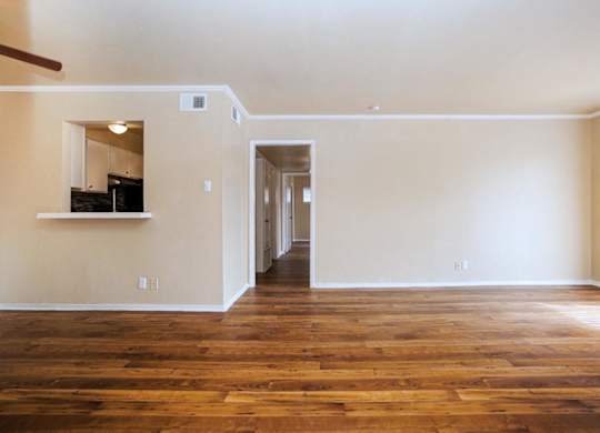 Wood Floor Dining Room at Boston Woods Apartments, Texas