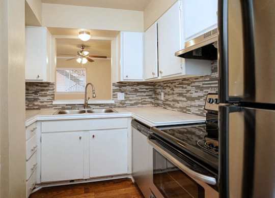 Modern Kitchen at Boston Woods Apartments, San Antonio TX