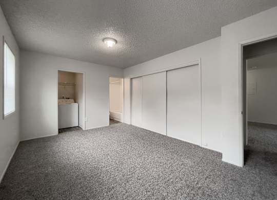 Lakewood Apartments - Arbor Pointe Apartments - Living area
