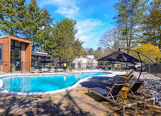 Lakewood Apartments - MOD 83 Apartments - Community Pool 3
