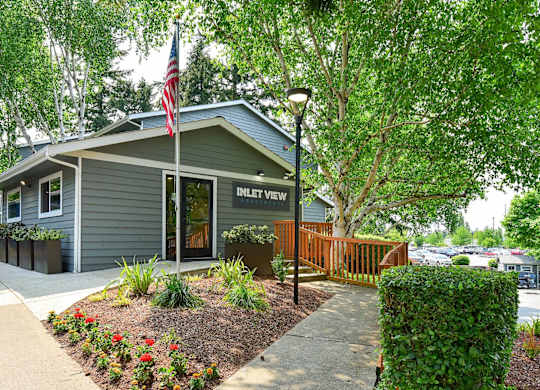 Exterior Landscape at Inlet View Apartments, Washington, 98383