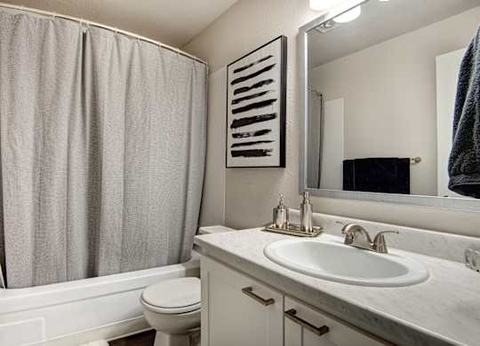 Lakewood Apartments - MOD 83 Apartments - Bathroom