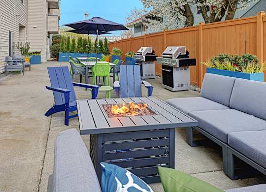 Northgate - Row on Third - Outdoor Patio