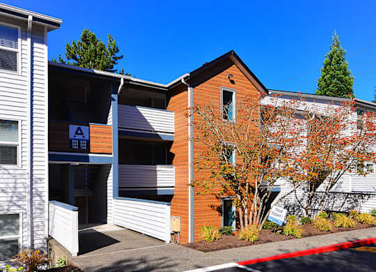 The Lynx Exterior Building at The Lynx Apartments, Washington