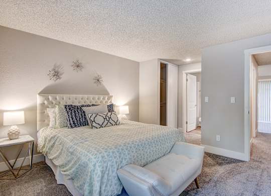 Lakewood apartments-Timbre Heights- bedroom