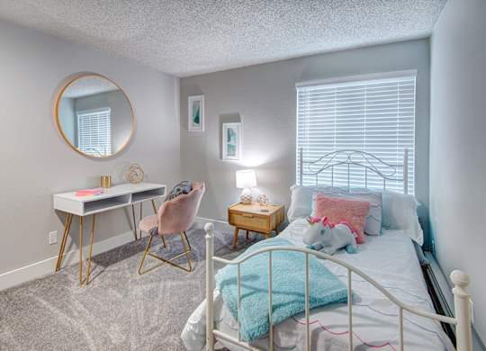 Lakewood apartments-Timbre Heights- bedroom