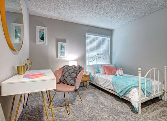 Lakewood apartments-Timbre Heights- bedroom