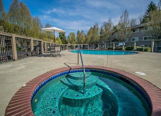 Hot Tub at Creekside Apartments, Washington